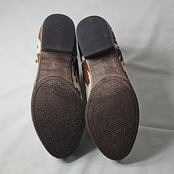 Pierre Dumas Women's Sz 7.5 Cow Print Calf Hair Western Ankle Booties - Picture 9 of 11